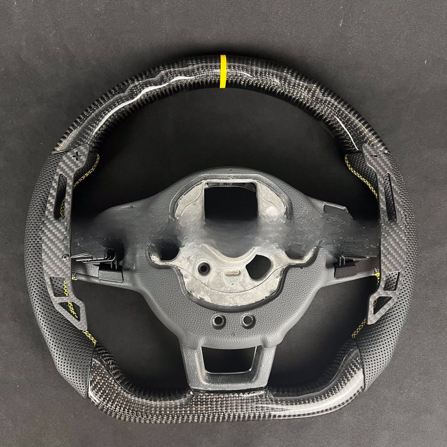 Levas de cambio magn�ticas de fibra de carbono